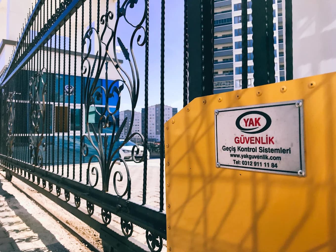 Endüstriyel kayar kapı motoru saha uygulaması